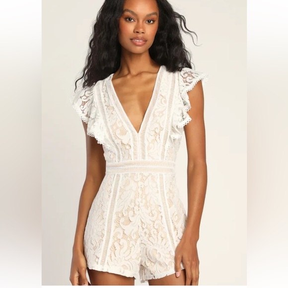 🤍 NWT Lulus All The Attraction White Lace Ruffled Romper 🤍 - Picture 2 of 7